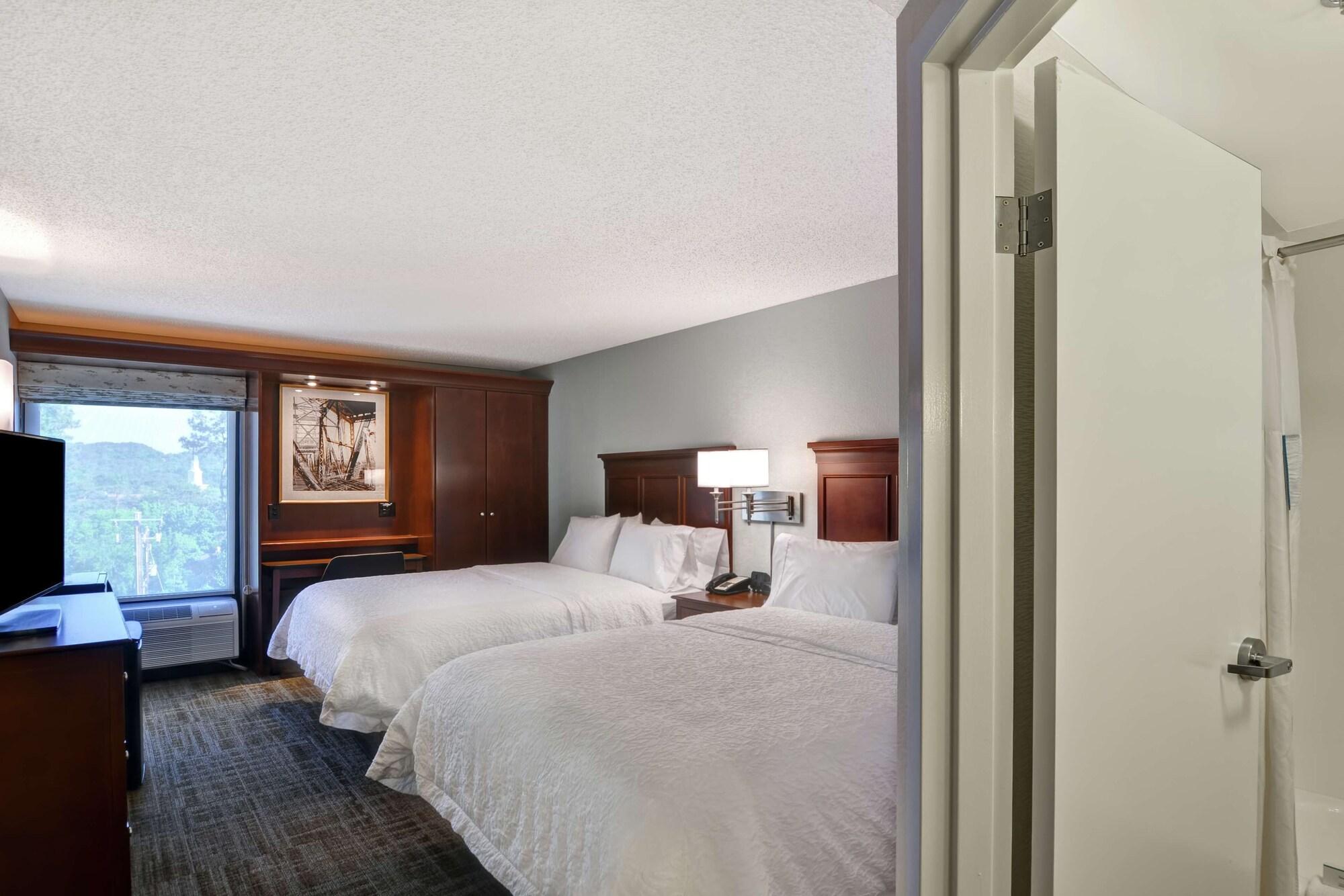 Hampton Inn Birmingham/Mountain Brook Exterior photo